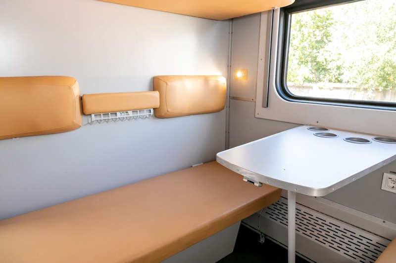 Поезд Кривой Рог - Харьков