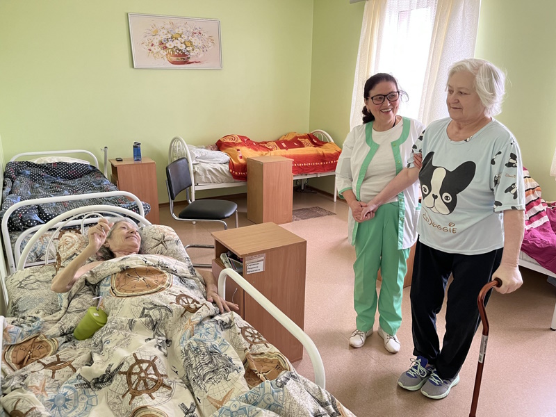 Реабилитация после перелома шейки бедра: как помогают киевские дома престарелых
