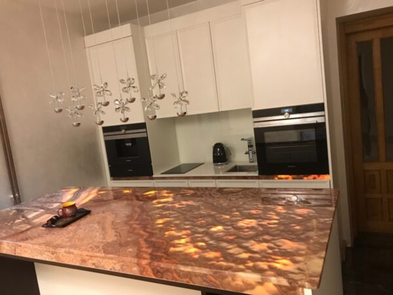 кам'яну стільницю для кухні